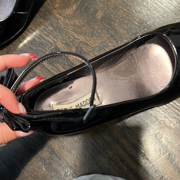 👟 3 for $36 👟 Shiny black bow heels - Picture 5 of 10